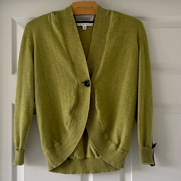 CAbi Sweaters - CAbi Green Knit Button Front Long Sleeve Cardigan w/Hood & Tulip Hem M (Women’s)